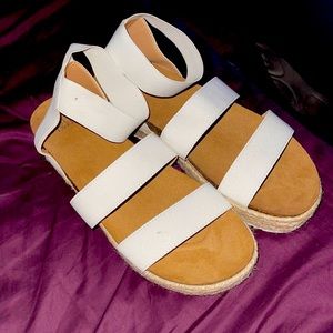 Time and Tru Platform Sandals